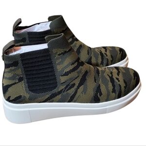 Yellowbox Women's Eagon Platform High Top Sneaker Shoes Camo Print Size 9.5